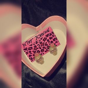 Betsey Johnson flower skull earrings